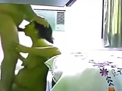 جوجه تاتو شده از ویبراتور استفاده سوپر بکن می کند