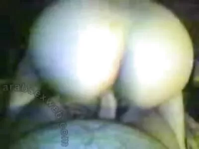 دختر لاغر بدنش انلود فیلم سوپر را رژه می برد