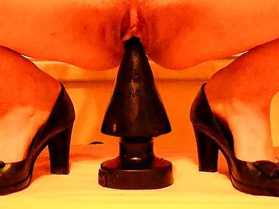 کاتی سوپر سک برای تفریح ​​لباس هایش را در می آورد